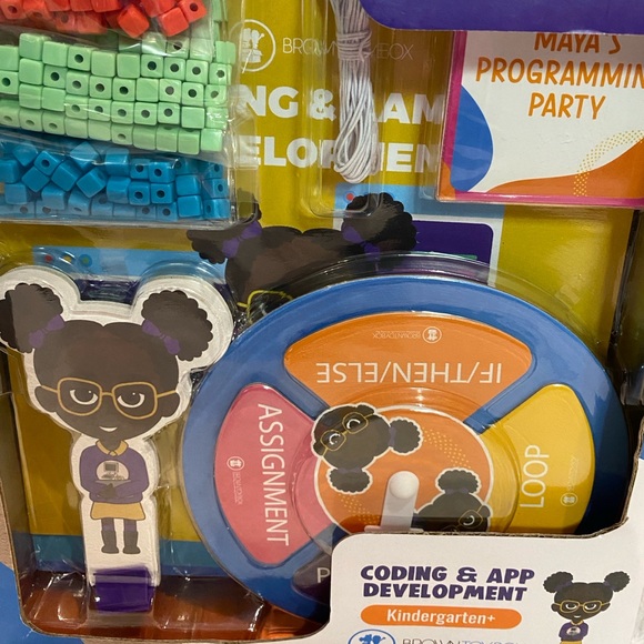 Brown Toy Box Maya Coding & App Development STEAM Kit Ages Kindergarten+ NWT - Picture 2 of 7